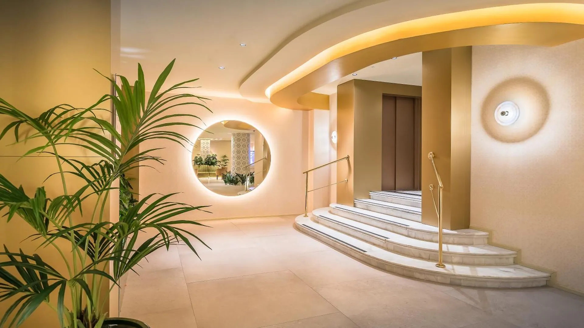 Отель Barcelo Carmen Гранада