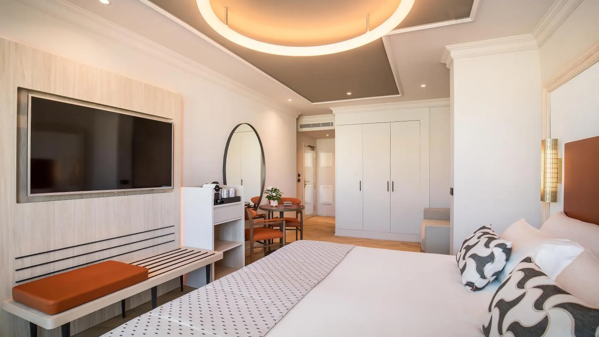 Отель Barcelo Carmen Гранада